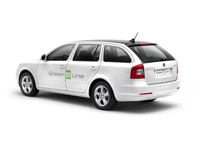 2012 Skoda Octavia Green E-Line 012.jpg