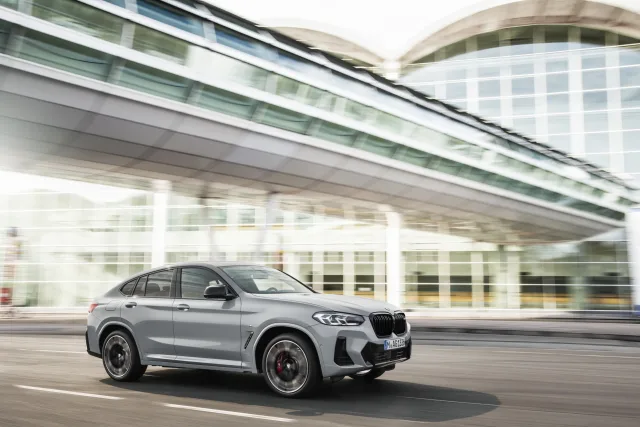 2022-BMW-X3-X4-33.jpg