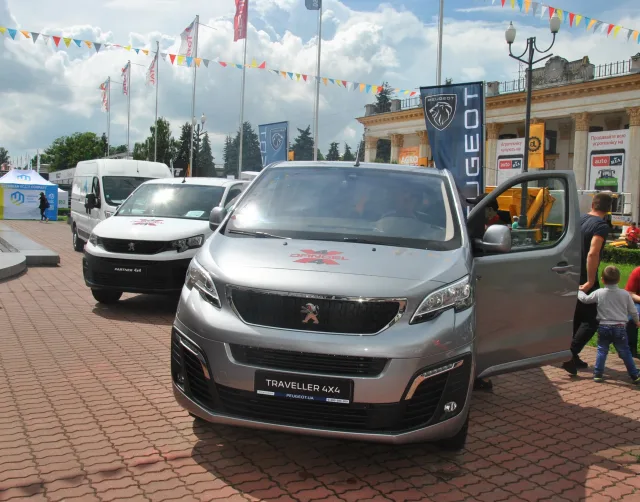 Peugeot 4X4.JPG