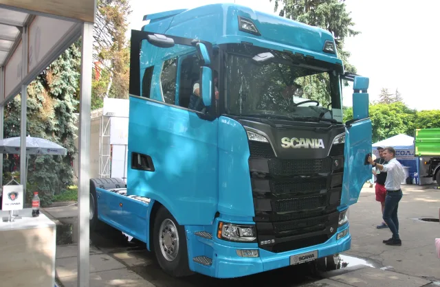 Scania%20V8.JPG