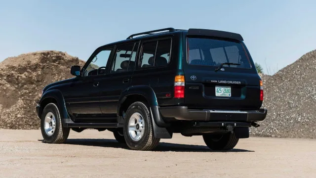 1994_toyota_land_cruiser_fzj80_sold_at_online_auction_exterior3.jpg