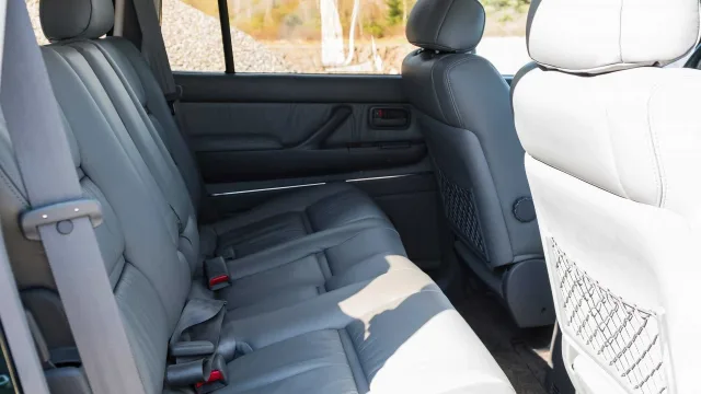 1994_toyota_land_cruiser_fzj80_sold_at_online_auction_rear_seats.jpg