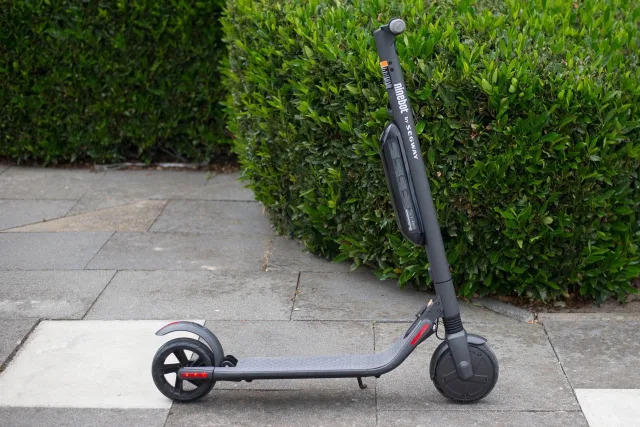 Segway Ninebot ES4.jpg