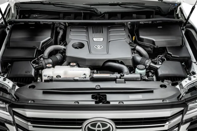 Land Cruiser 300_engine1.jpg