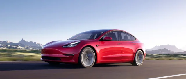 Tesla-Model-3-2021-refresh_large.jpg