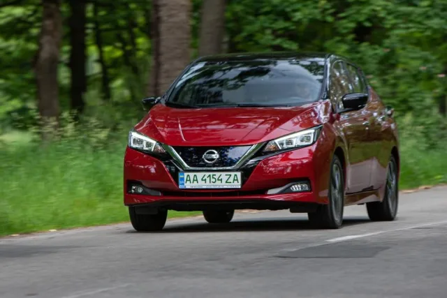 nissan-leaf-8.jpg