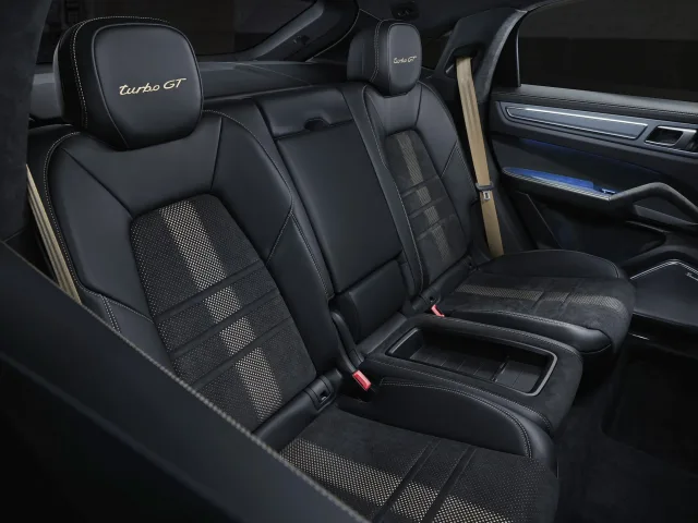 2022-Porsche-Cayenne-Turbo-GT-13.jpg