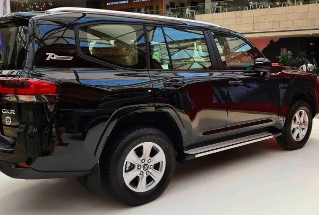 toyota-land-cruiser-300-base3.jpg