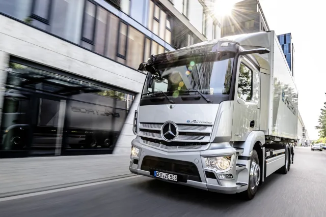 mercedes-benz-eactros3.jpg