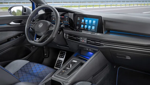 VW-Golf-R-Wagon-3.jpg