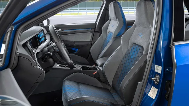 VW-Golf-R-Wagon-13.jpg