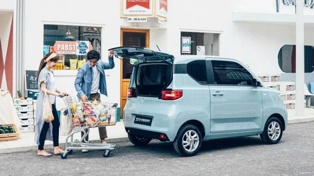 wuling-makes-only-14-in-each-hongguang-mini-ev-it-sells_4.jpg