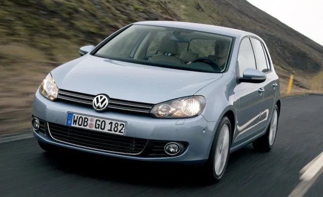 2009_2010_volkswagen_golf_vi_20_tdi_diesel_review_car_and_driver.jpg