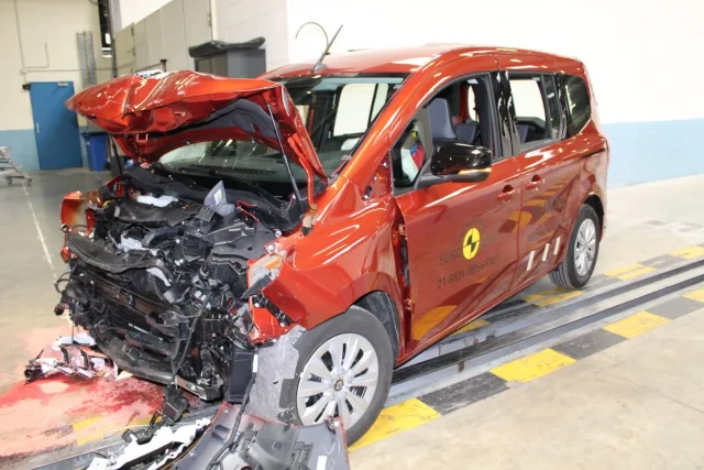Renault Kangoo на тестах Euro NCAP