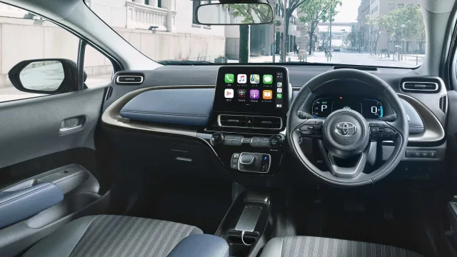 2022-toyota-aqua-jdm4.jpg