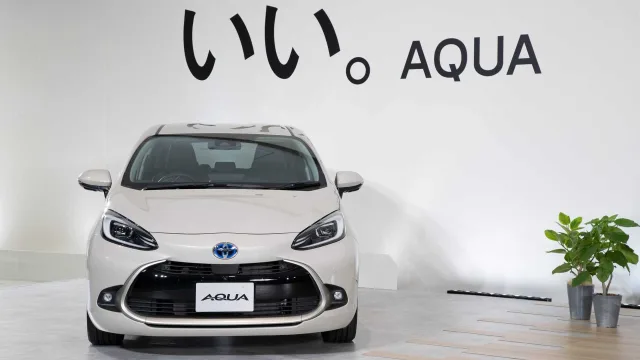 2022-toyota-aqua-jdm.jpg