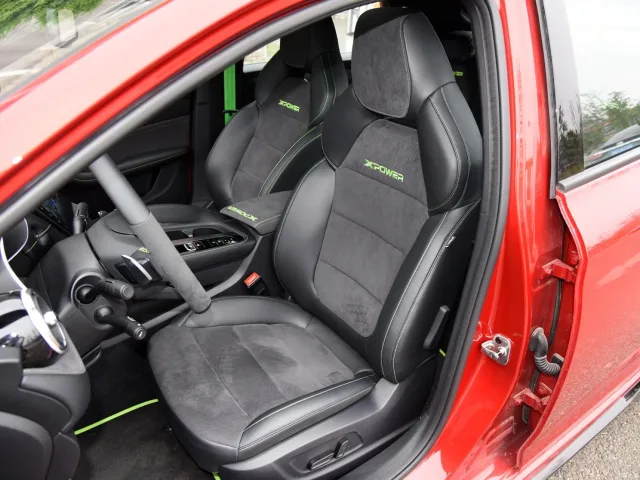 1488x0_1_autohomecar__ChwFjmDAssuAJ64LACHuhh9hbGM465.jpg