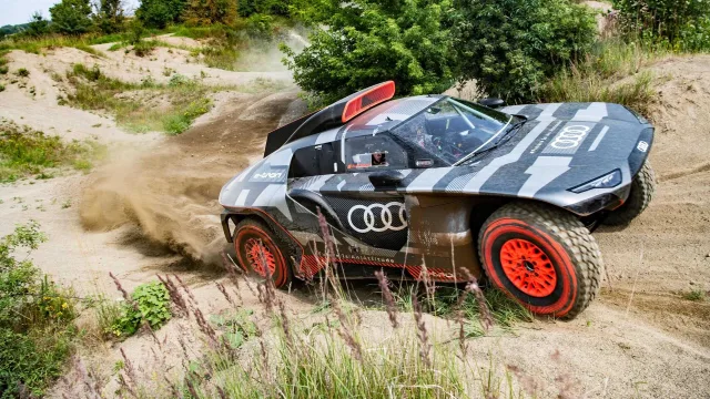 2022-audi-rs-q-e-tron2.jpg