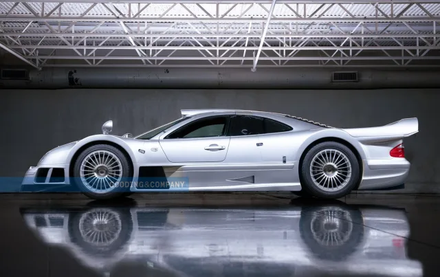 Mercedes-Benz-CLK-GTR-6.jpg