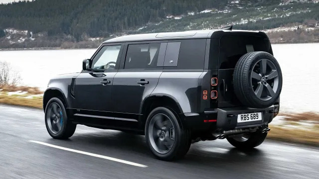 land-rover-defender-110-v8.jpg