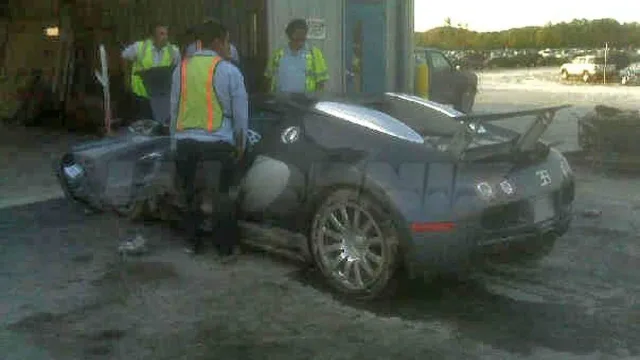 2009-187556-crashed-bugatti-veyron1.jpg