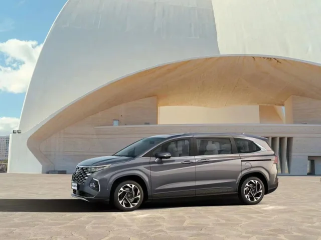 New Hyundai minivan