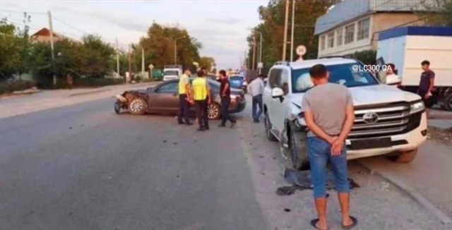 Toyota-Land-Cruiser-Crash-2.jpg