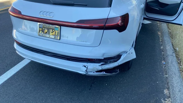 Audi e-tron ДТП
