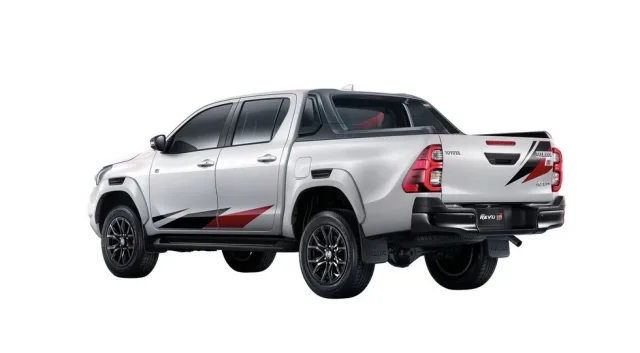 hilux-gr-sport-high04.jpg