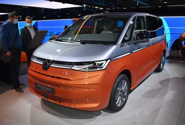 Volkswagen T7 live photos