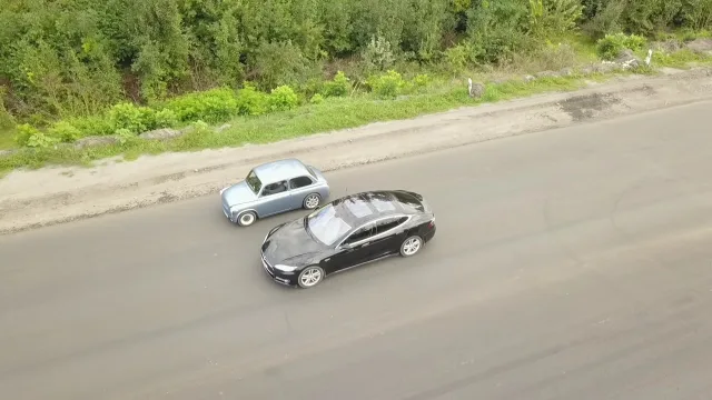 zaz-vs-tesla-2.jpg
