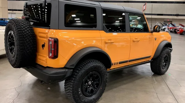 2021-Ford-Bronco-First-Edition-3_2.jpg