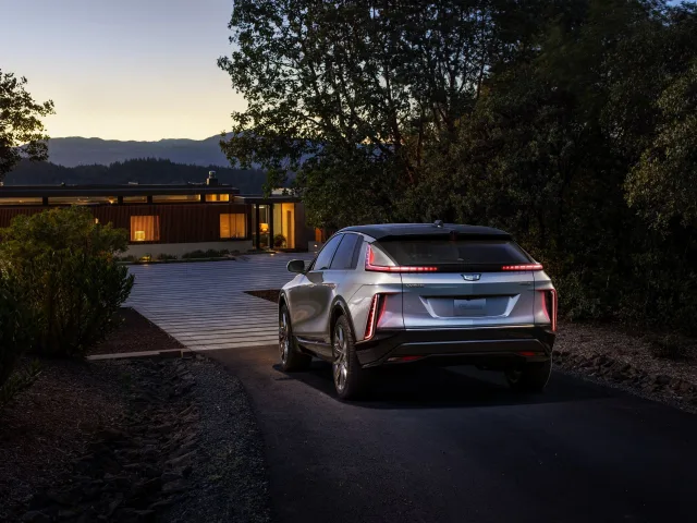 cadillac-lyriq2.jpg