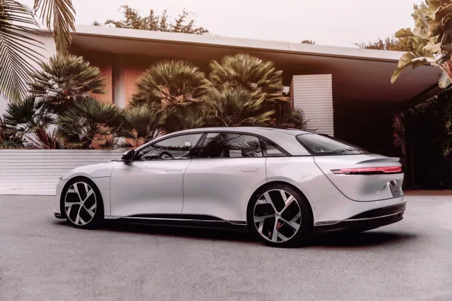 lucid-air.jpg