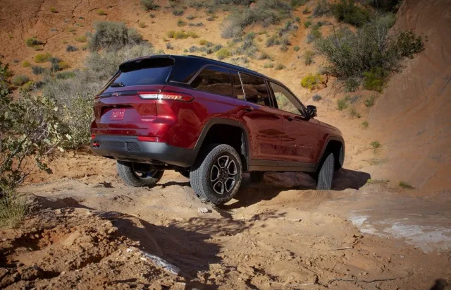 jeep-grand-cherokee-2022.jpg