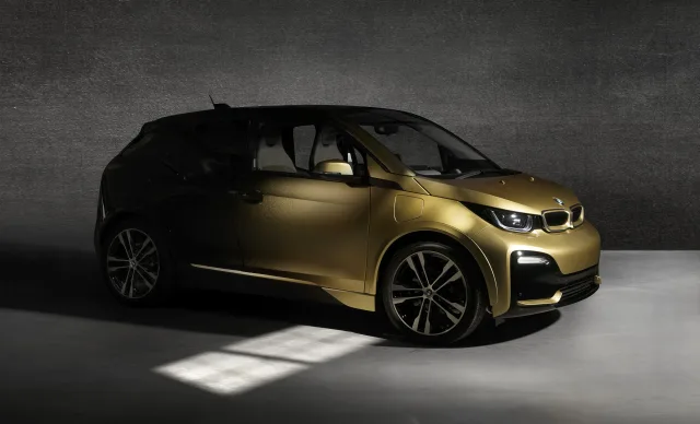 golden-bmw-i3-and-i8-17.jpg