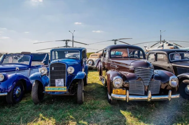 old-car-land5-1024x682.jpg