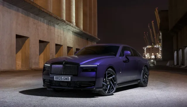 rolls-royce-spectre-black-badge-3-1400x800.jpg