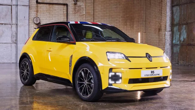 Renault-5-Car-of-the-Year-2025-01.jpg