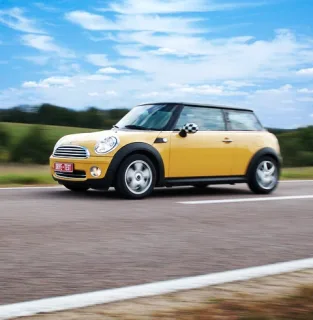 Сонячний зайчик. Отримуємо задоволення від MINI Cooper