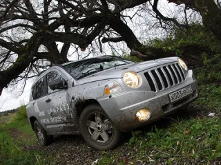 Adventure seeker. Taking mud baths in the new Jeep Compass