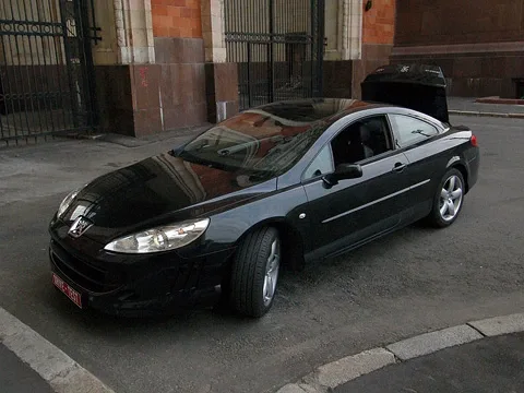 Стильна штучка. Peugeot 407 Coupe, або як вміти жити красиво