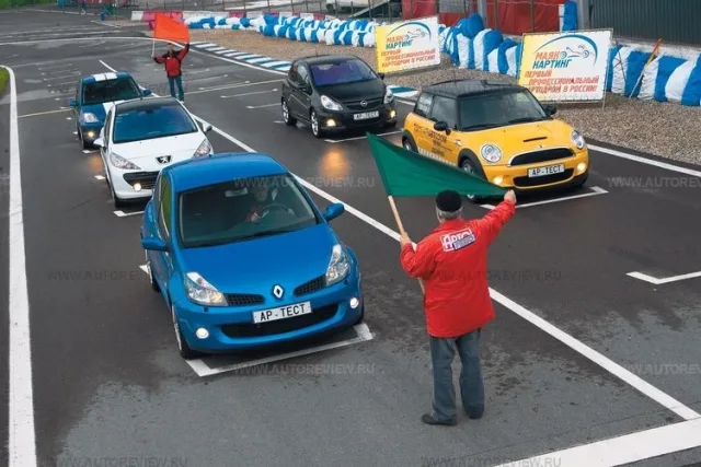 Sparkling water. Ford Focus ST, Mini Cooper S, Opel Corsa OPC, Peugeot 207 RC and Renault Clio RS