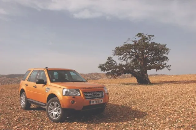 Рудий. Land Rover Freelander у пісках Марокко