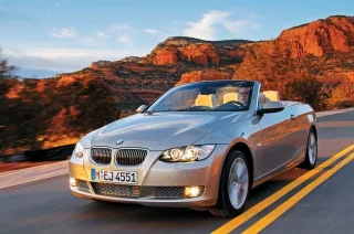 Iron roof. BMW coupe-cabriolet