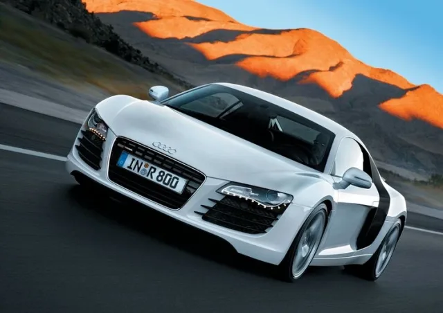 Джетлаг. Audi R8 - суперкар на новенького