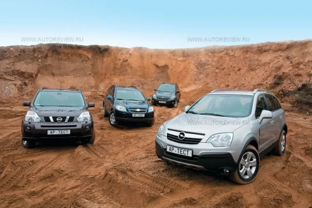 Двое на двое. Chevrolet Captiva, Nissan X-Trail, Opel Antara и Toyota RAV4