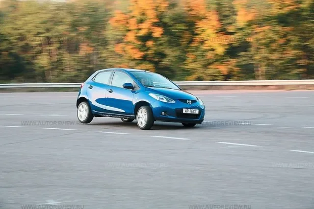 Двушка легкого поведения. Mazda 2, Opel Corsa, Peugeot 207, Skoda Fabia и Toyota Yaris