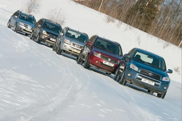 Ведущая пятерка. Honda CR-V, Mitsubishi Outlander, Nissan X-Trail, Suzuki Grand Vitara, Toyota RAV4