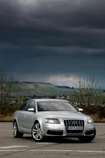 60 на 40. Audi S6